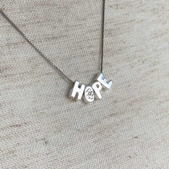 Sterling Silver 925 Dainty "HOPE" Nameplate Pendant Necklace 18.75" Box Chain - Picture 6 of 16